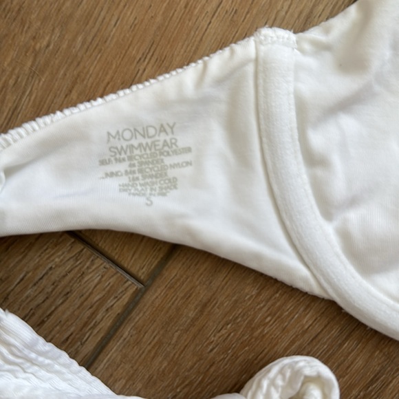 Monday Swimwear - Formentera Top - White Sand Crinkle - Small - Picture 3 of 3